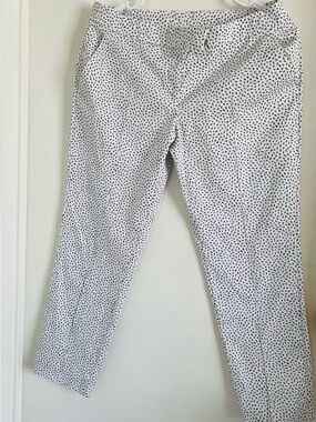 Akris Punto White Straight Leg Pants with Black Micro Dot Print